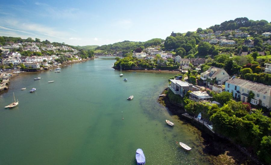 A Travel Guide to Noss Mayo Village in Devon