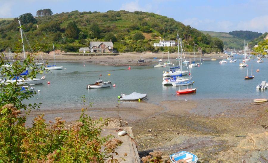 A Travel Guide to Noss Mayo Village in Devon