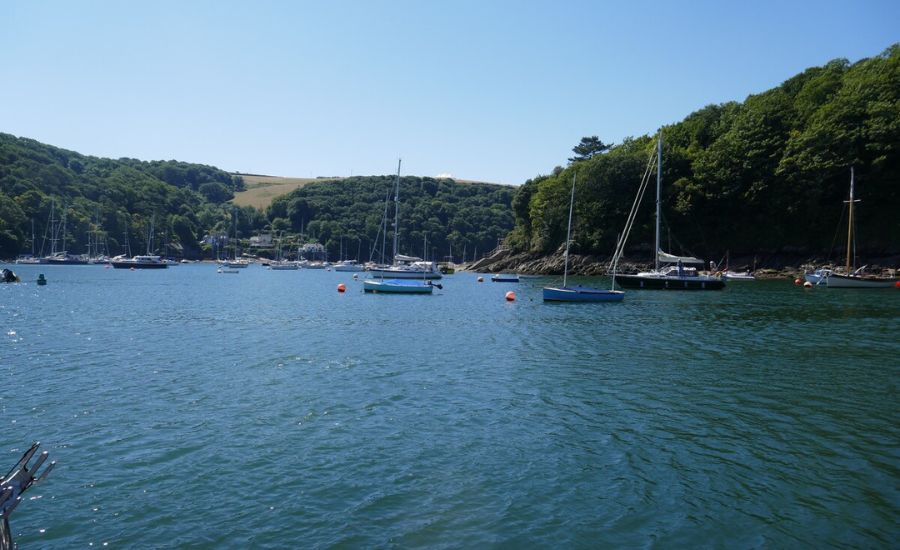 A Travel Guide to Noss Mayo Village in Devon